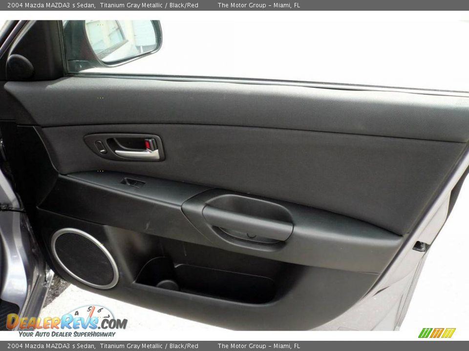 2004 Mazda MAZDA3 s Sedan Titanium Gray Metallic / Black/Red Photo #36