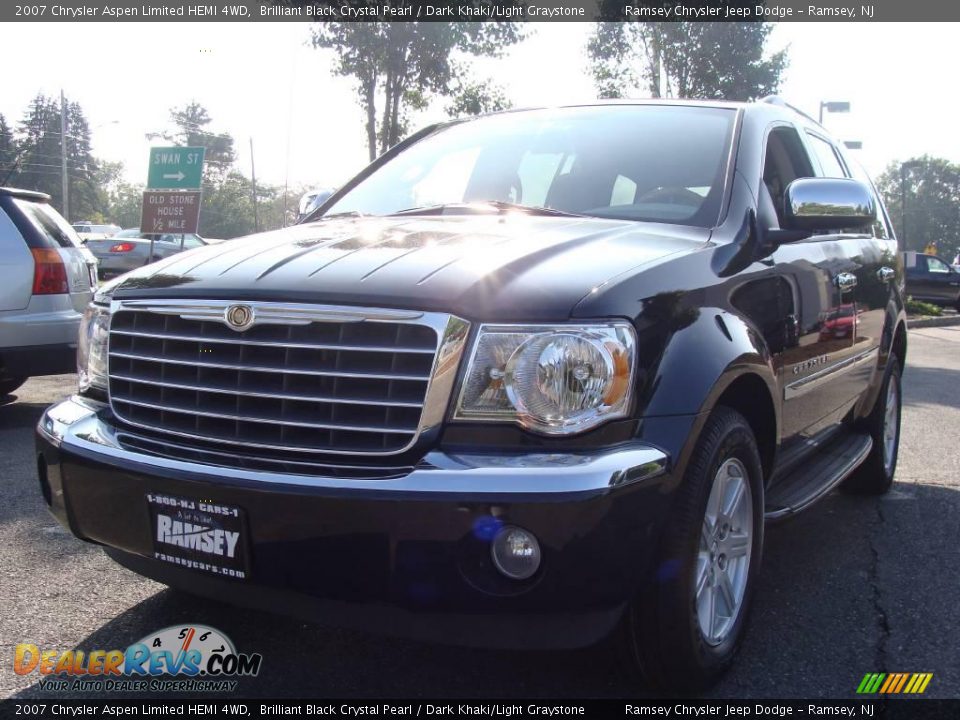 2007 Chrysler Aspen Limited HEMI 4WD Brilliant Black Crystal Pearl / Dark Khaki/Light Graystone Photo #1