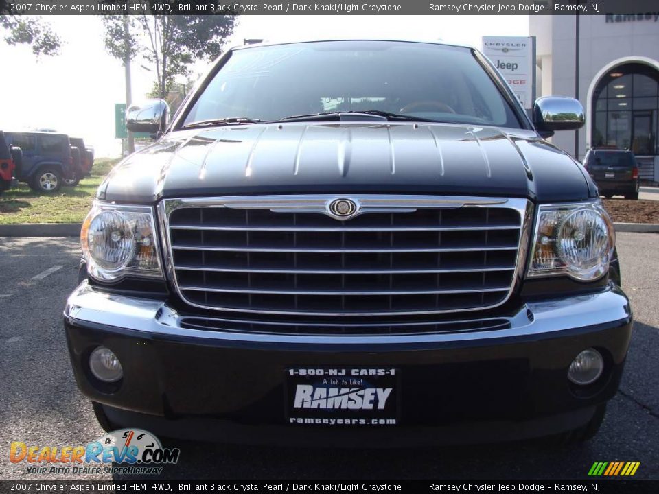 2007 Chrysler Aspen Limited HEMI 4WD Brilliant Black Crystal Pearl / Dark Khaki/Light Graystone Photo #2
