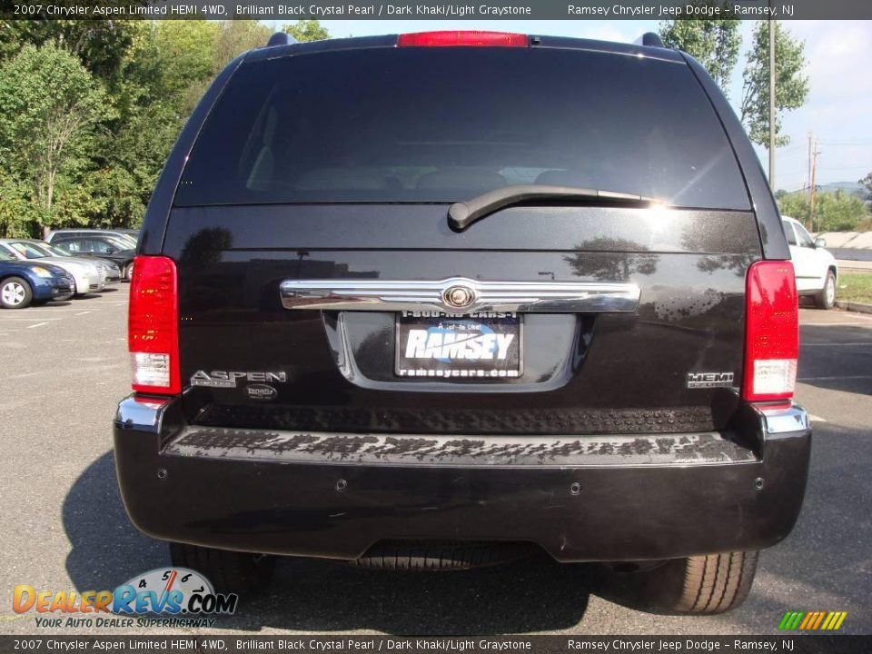 2007 Chrysler Aspen Limited HEMI 4WD Brilliant Black Crystal Pearl / Dark Khaki/Light Graystone Photo #5