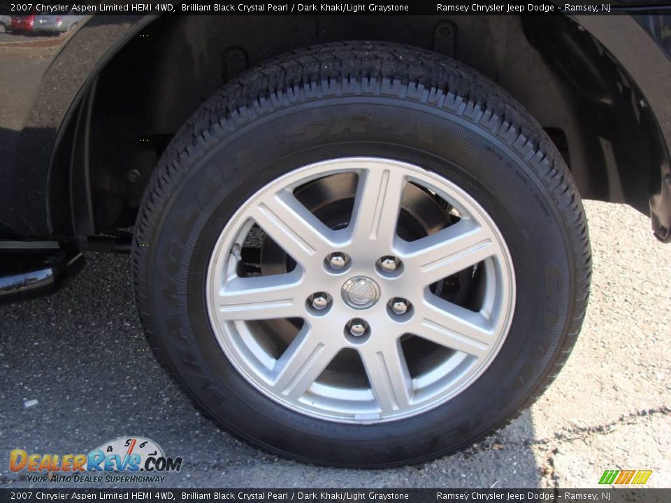 2007 Chrysler Aspen Limited HEMI 4WD Brilliant Black Crystal Pearl / Dark Khaki/Light Graystone Photo #7