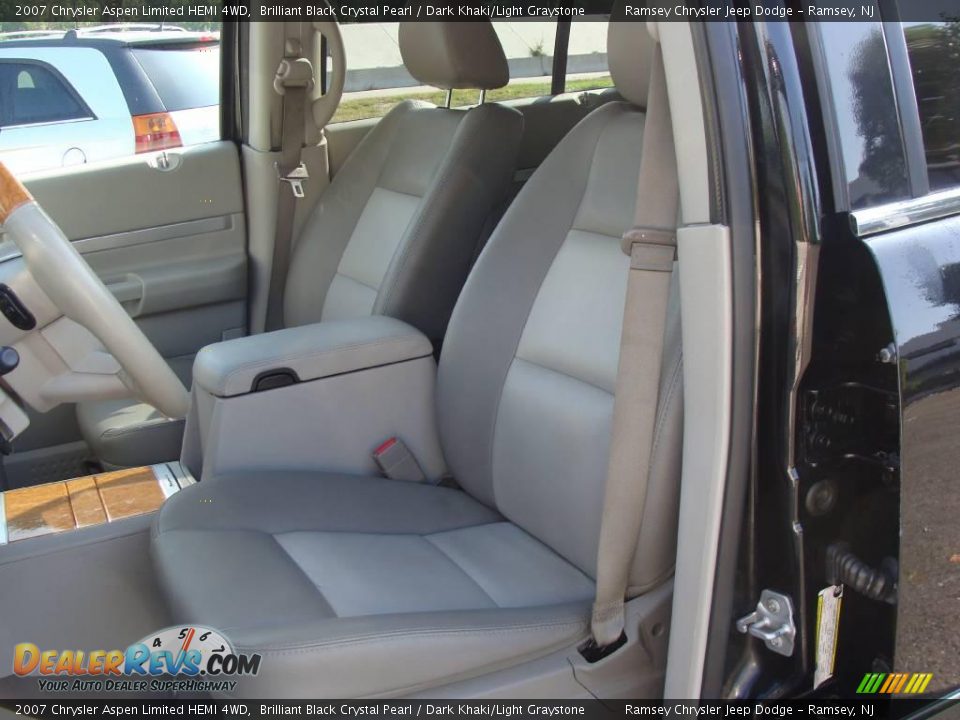 2007 Chrysler Aspen Limited HEMI 4WD Brilliant Black Crystal Pearl / Dark Khaki/Light Graystone Photo #11