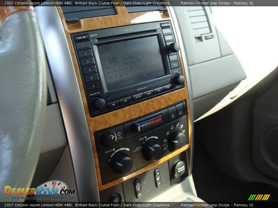 2007 Chrysler Aspen Limited HEMI 4WD Brilliant Black Crystal Pearl / Dark Khaki/Light Graystone Photo #12