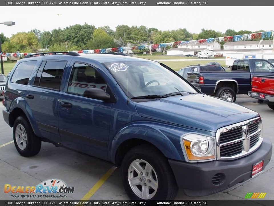 2006 Dodge Durango SXT 4x4 Atlantic Blue Pearl / Dark Slate Gray/Light Slate Gray Photo #5