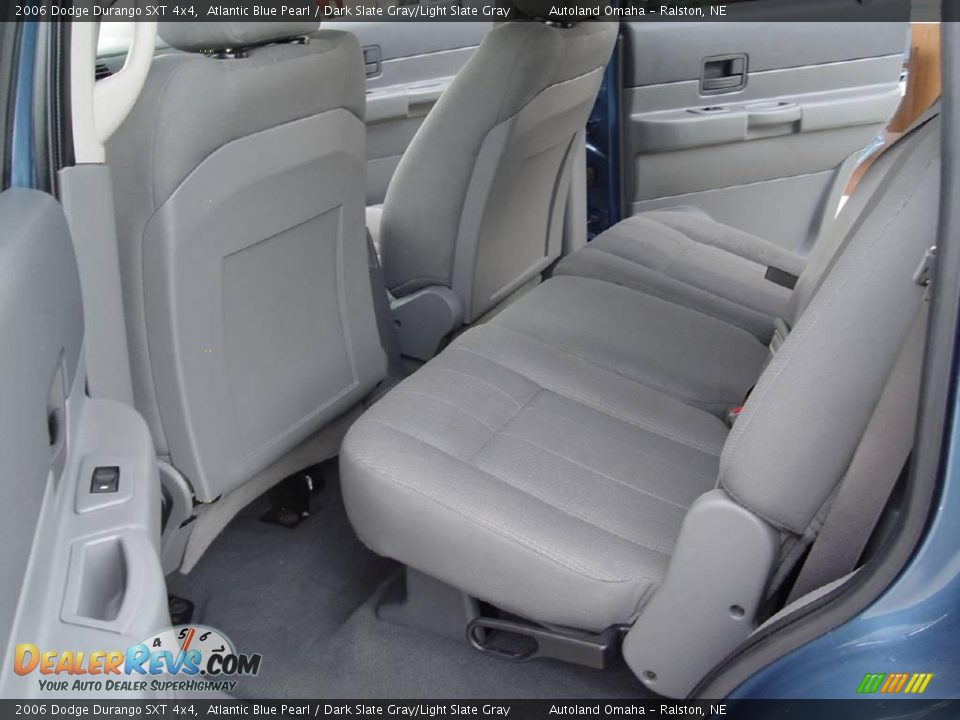 2006 Dodge Durango SXT 4x4 Atlantic Blue Pearl / Dark Slate Gray/Light Slate Gray Photo #16