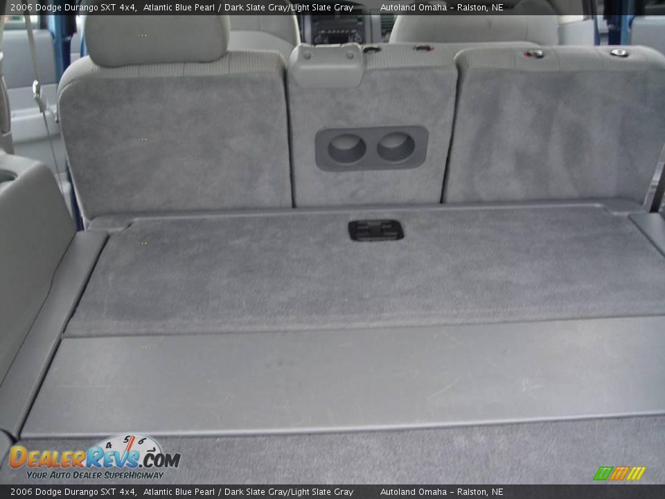 2006 Dodge Durango SXT 4x4 Atlantic Blue Pearl / Dark Slate Gray/Light Slate Gray Photo #18