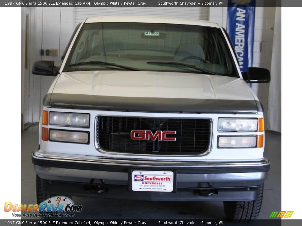 1997 GMC Sierra 1500 SLE Extended Cab 4x4 Olympic White / Pewter Gray Photo #2