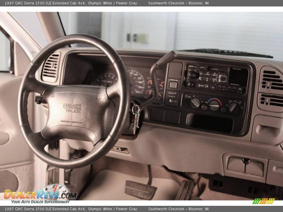 1997 GMC Sierra 1500 SLE Extended Cab 4x4 Olympic White / Pewter Gray Photo #6
