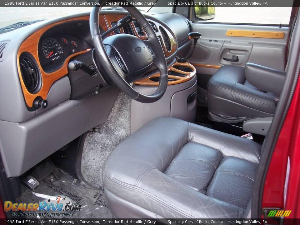 1998 Ford E Series Van E150 Passenger Conversion Toreador Red Metallic / Grey Photo #23