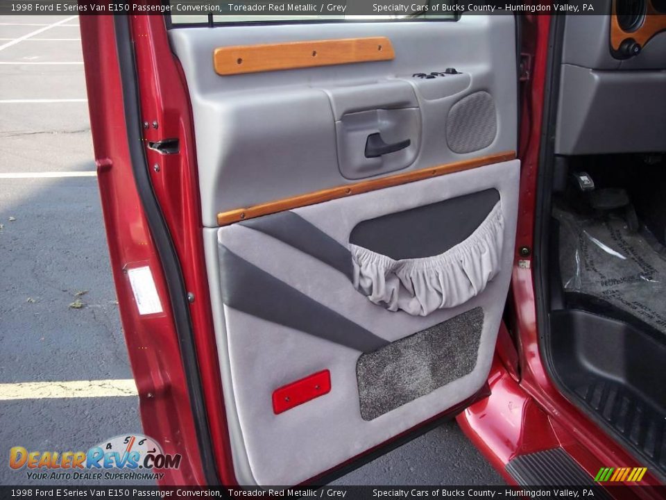 1998 Ford E Series Van E150 Passenger Conversion Toreador Red Metallic / Grey Photo #25