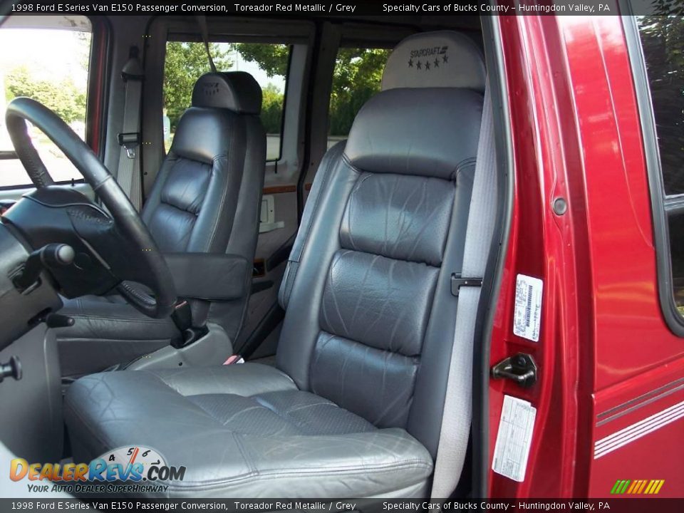 1998 Ford E Series Van E150 Passenger Conversion Toreador Red Metallic / Grey Photo #26