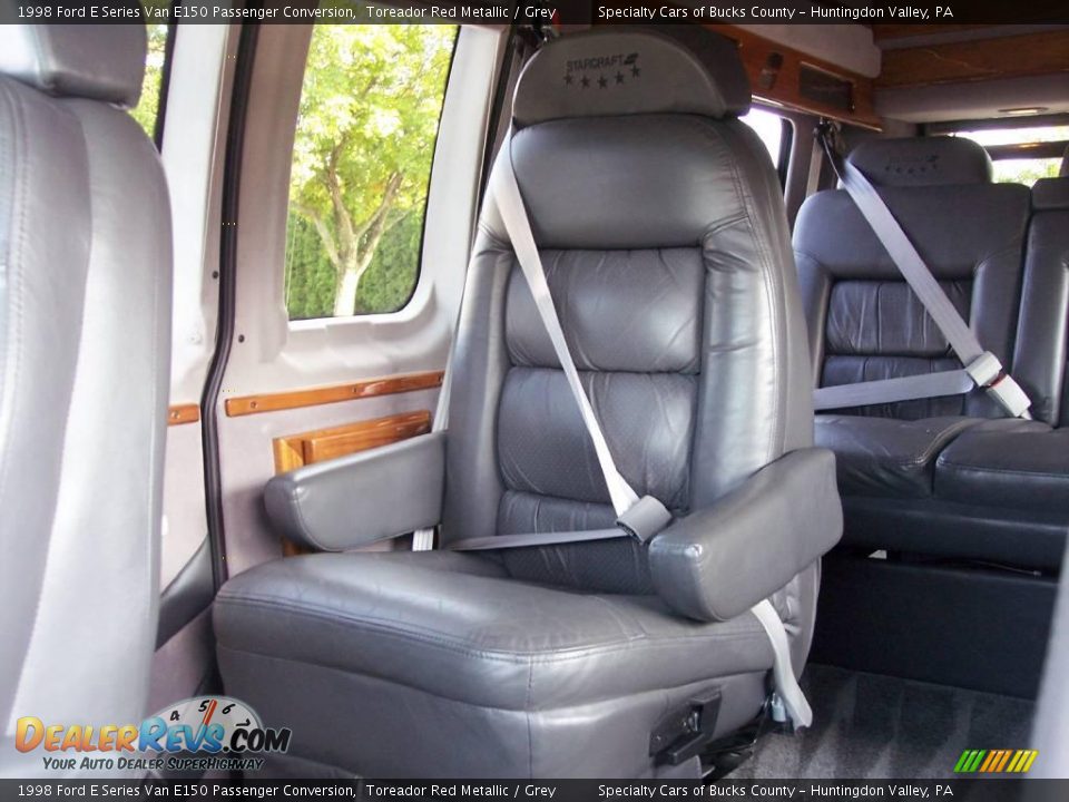 1998 Ford E Series Van E150 Passenger Conversion Toreador Red Metallic / Grey Photo #29