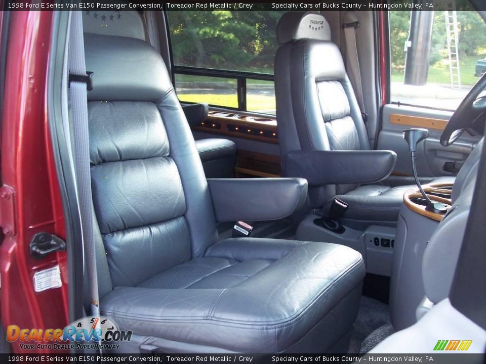 1998 Ford E Series Van E150 Passenger Conversion Toreador Red Metallic / Grey Photo #32