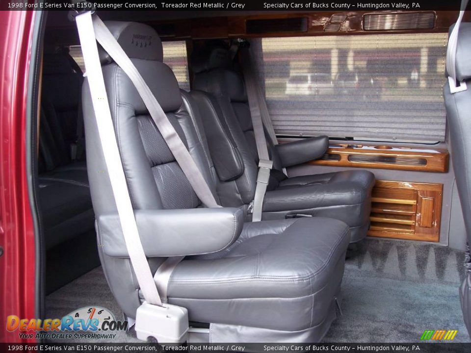 1998 Ford E Series Van E150 Passenger Conversion Toreador Red Metallic / Grey Photo #35