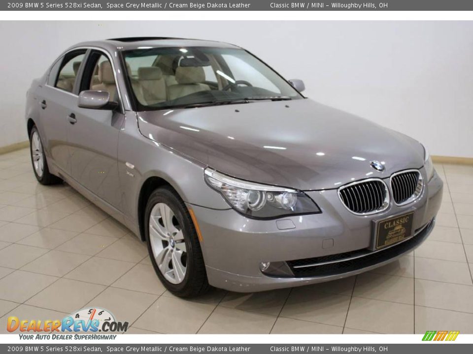 2009 BMW 5 Series 528xi Sedan Space Grey Metallic / Cream Beige Dakota Leather Photo #1