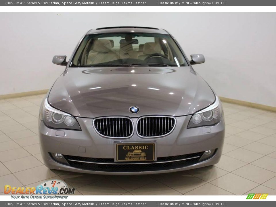 2009 BMW 5 Series 528xi Sedan Space Grey Metallic / Cream Beige Dakota Leather Photo #2