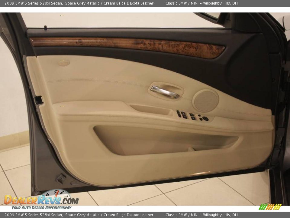 2009 BMW 5 Series 528xi Sedan Space Grey Metallic / Cream Beige Dakota Leather Photo #8
