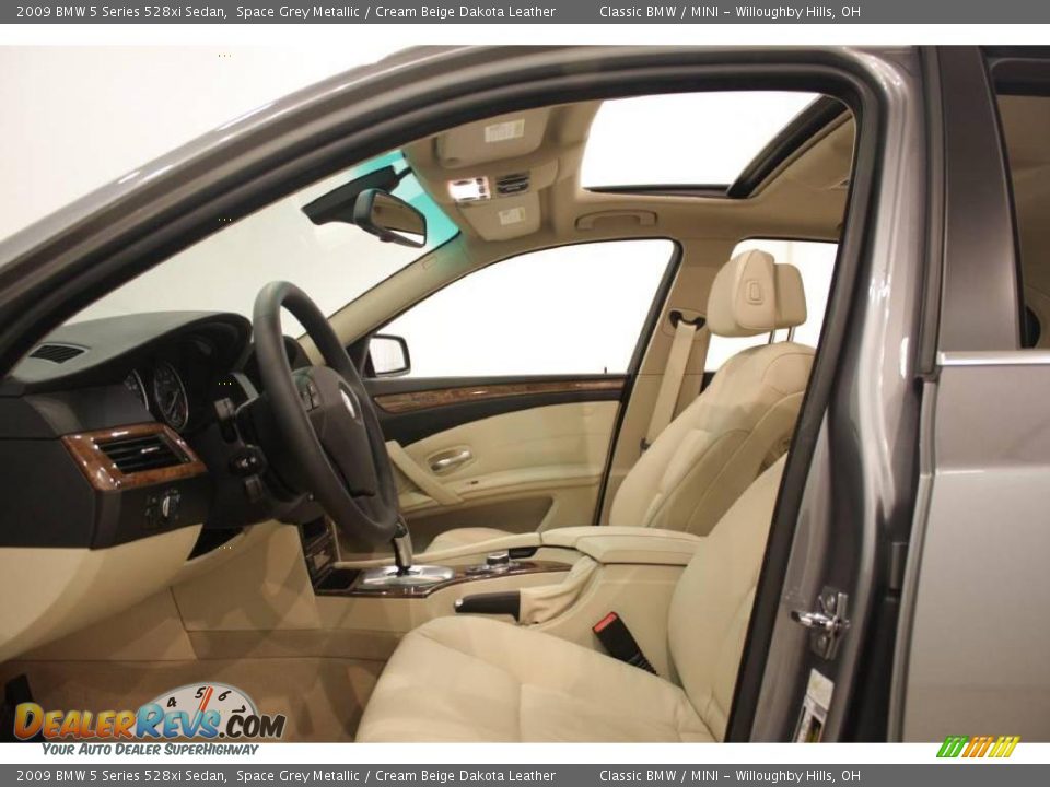 2009 BMW 5 Series 528xi Sedan Space Grey Metallic / Cream Beige Dakota Leather Photo #10