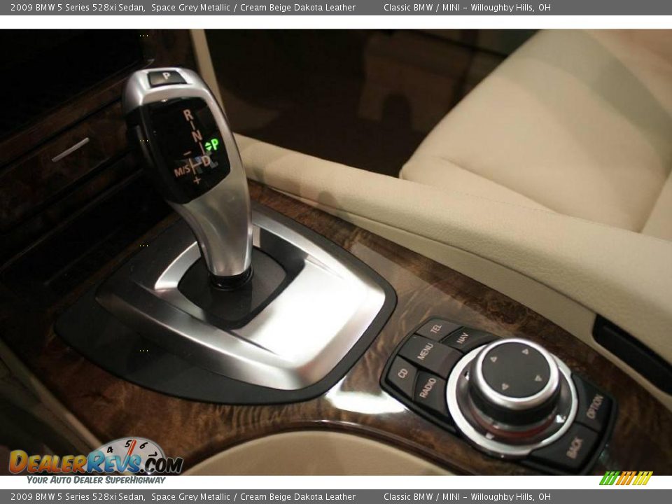 2009 BMW 5 Series 528xi Sedan Space Grey Metallic / Cream Beige Dakota Leather Photo #17