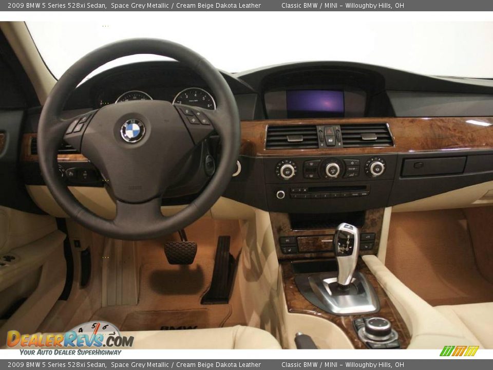 2009 BMW 5 Series 528xi Sedan Space Grey Metallic / Cream Beige Dakota Leather Photo #24