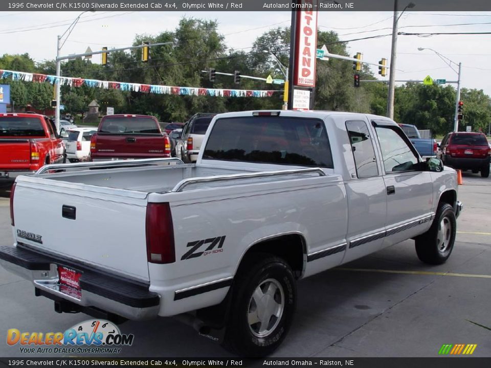 1996 Chevrolet C/K K1500 Silverado Extended Cab 4x4 Olympic White / Red Photo #2