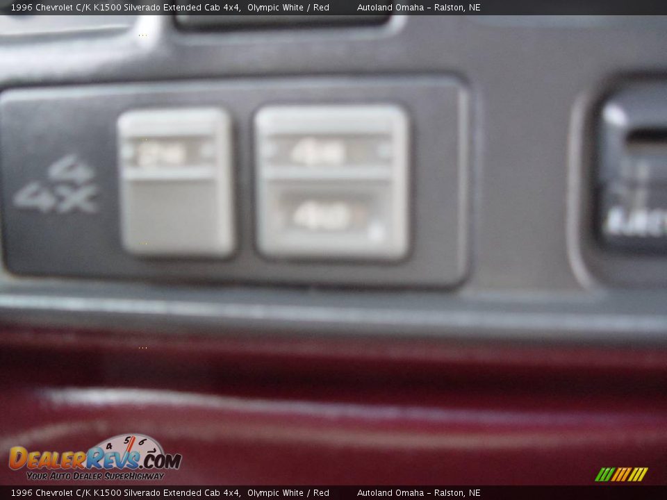 1996 Chevrolet C/K K1500 Silverado Extended Cab 4x4 Olympic White / Red Photo #13