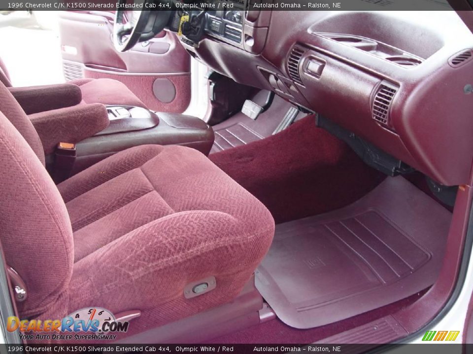 1996 Chevrolet C/K K1500 Silverado Extended Cab 4x4 Olympic White / Red Photo #17