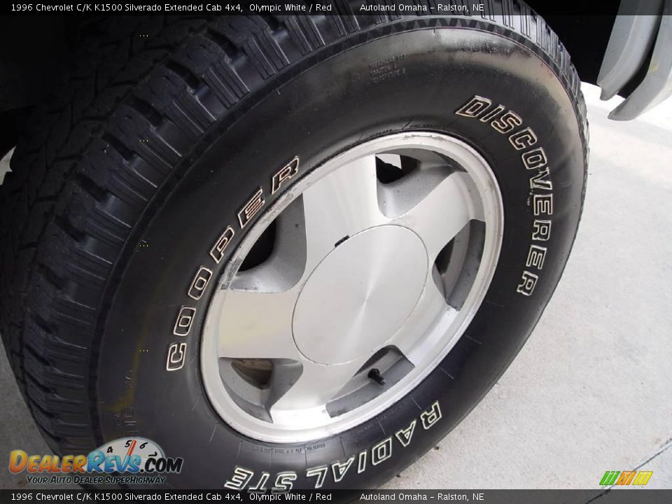 1996 Chevrolet C/K K1500 Silverado Extended Cab 4x4 Olympic White / Red Photo #21
