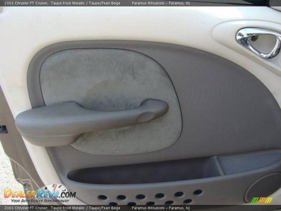 2001 Chrysler PT Cruiser Taupe Frost Metallic / Taupe/Pearl Beige Photo #8