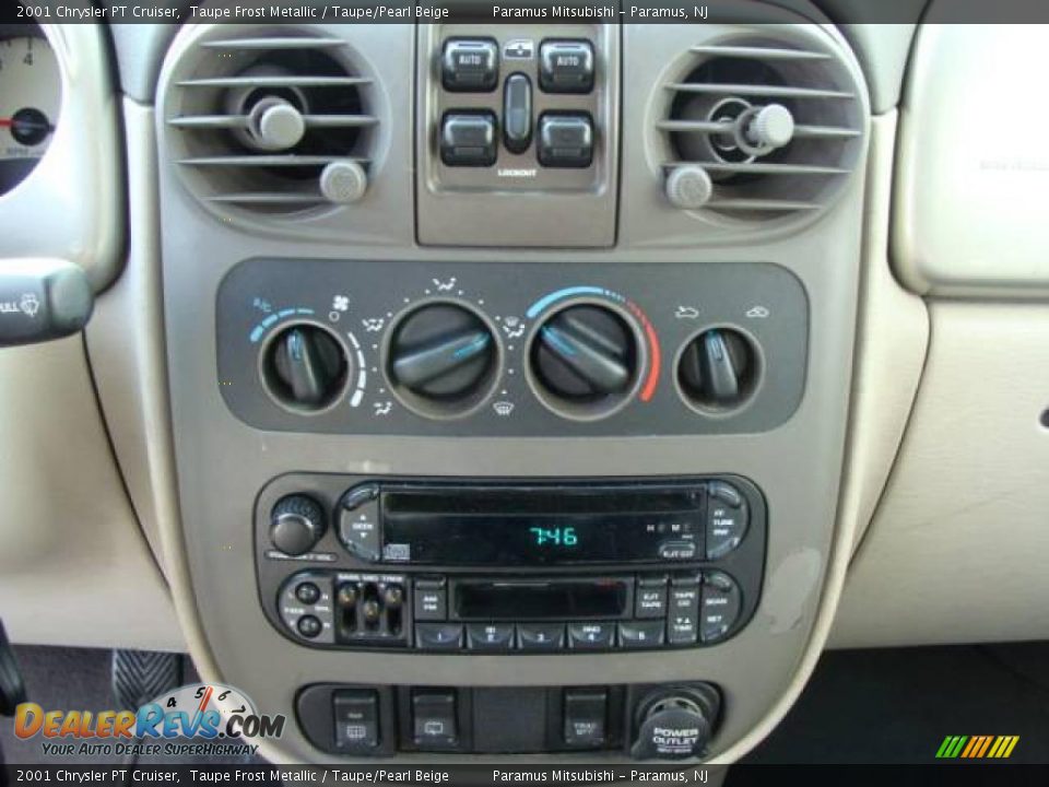 2001 Chrysler PT Cruiser Taupe Frost Metallic / Taupe/Pearl Beige Photo #13