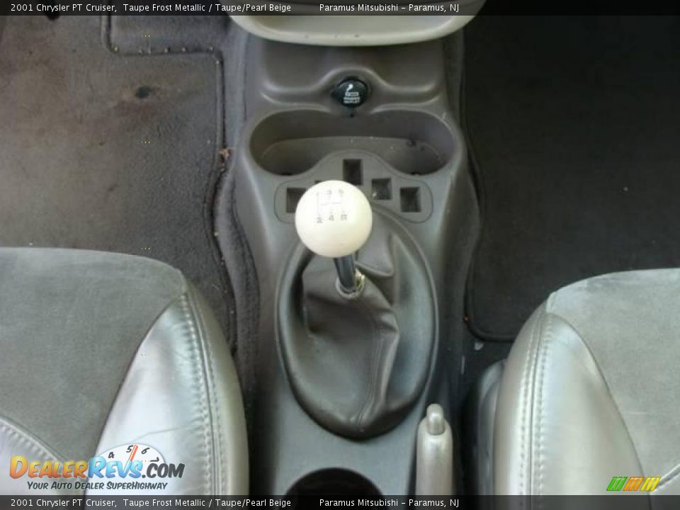 2001 Chrysler PT Cruiser Taupe Frost Metallic / Taupe/Pearl Beige Photo #14