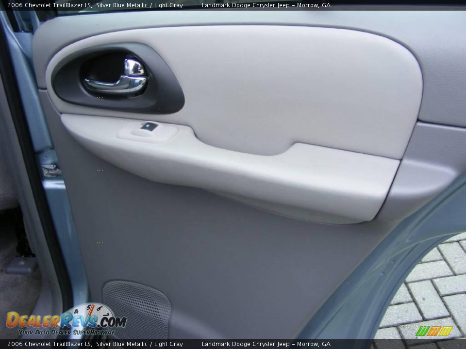 2006 Chevrolet TrailBlazer LS Silver Blue Metallic / Light Gray Photo #18