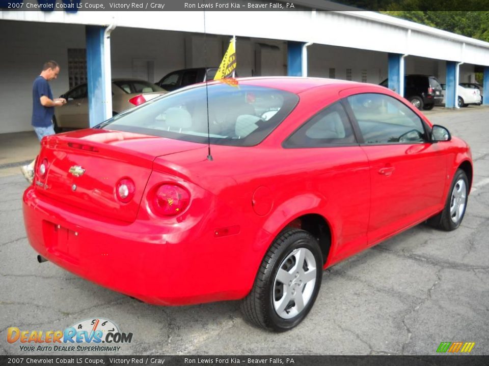 2007 Chevrolet Cobalt LS Coupe Victory Red / Gray Photo #2