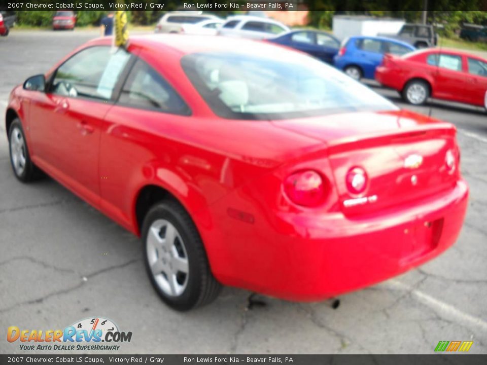 2007 Chevrolet Cobalt LS Coupe Victory Red / Gray Photo #4