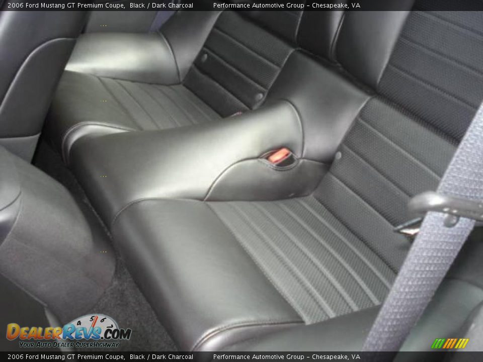 2006 Ford Mustang GT Premium Coupe Black / Dark Charcoal Photo #10