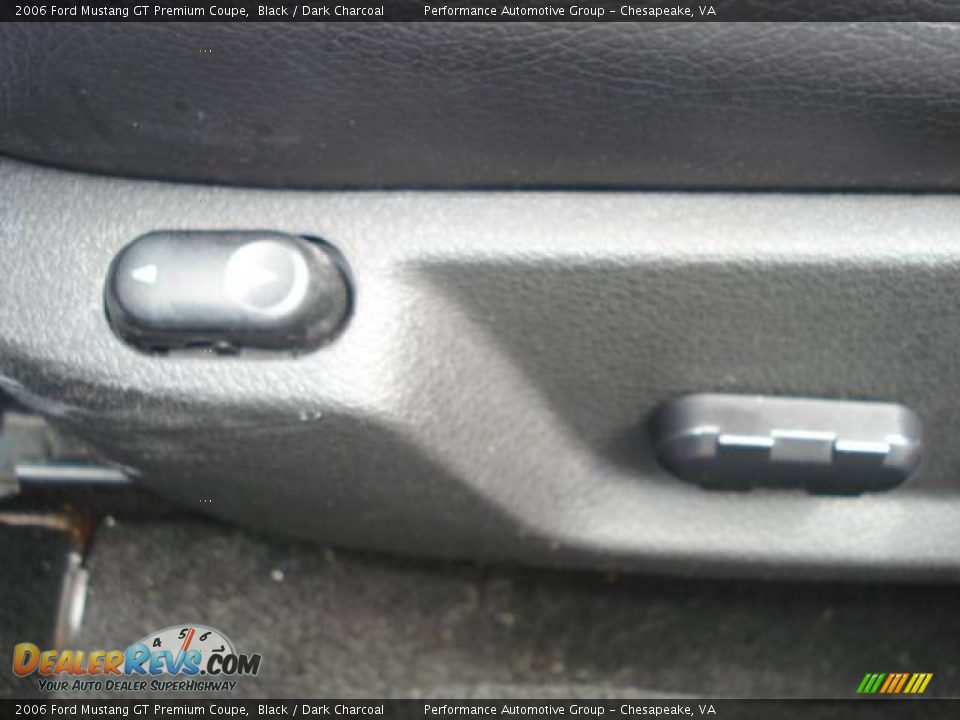 2006 Ford Mustang GT Premium Coupe Black / Dark Charcoal Photo #12