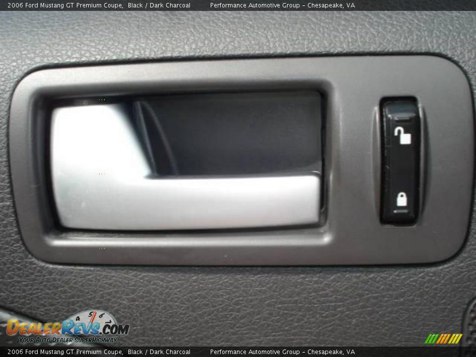 2006 Ford Mustang GT Premium Coupe Black / Dark Charcoal Photo #22