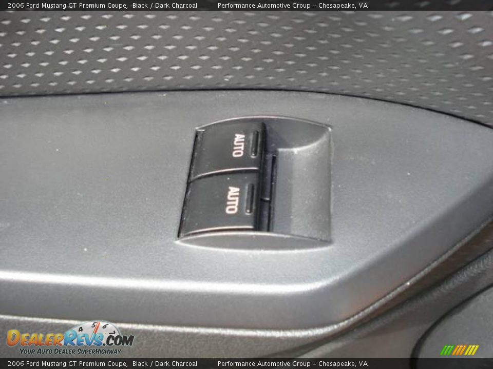2006 Ford Mustang GT Premium Coupe Black / Dark Charcoal Photo #23