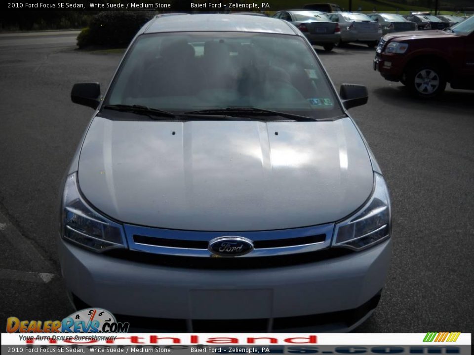 2010 Ford Focus SE Sedan White Suede / Medium Stone Photo #3