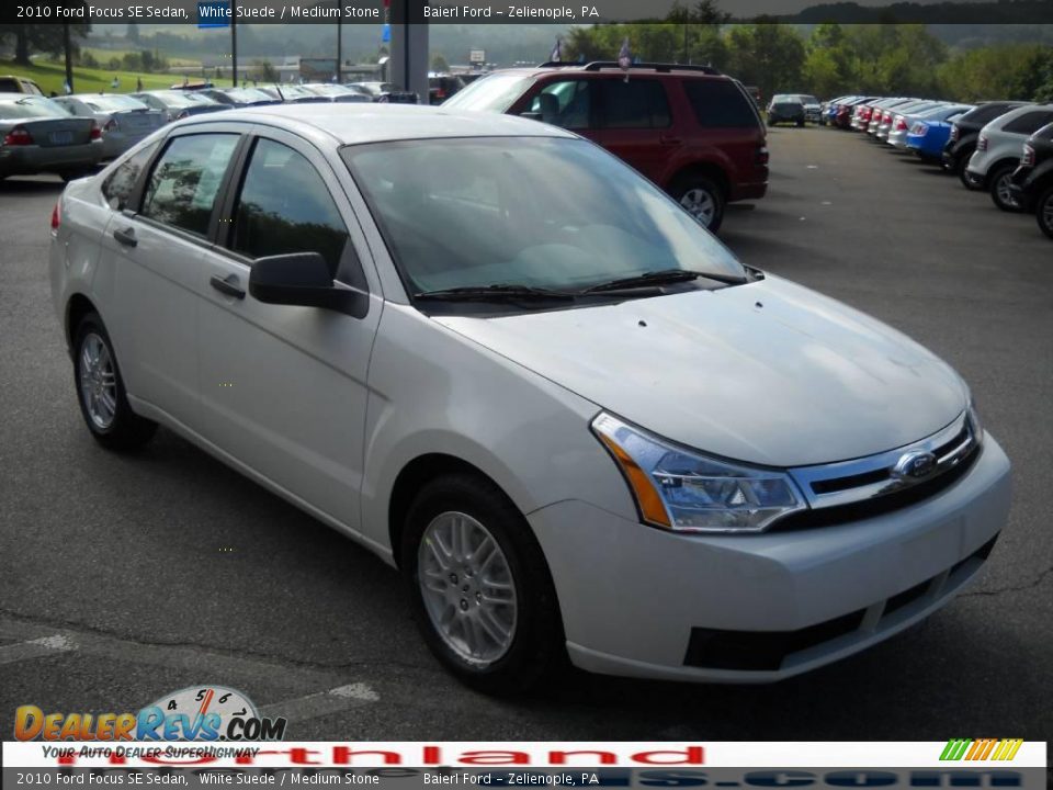 2010 Ford Focus SE Sedan White Suede / Medium Stone Photo #4