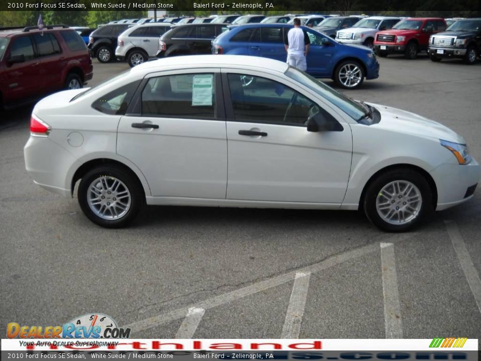 2010 Ford Focus SE Sedan White Suede / Medium Stone Photo #5