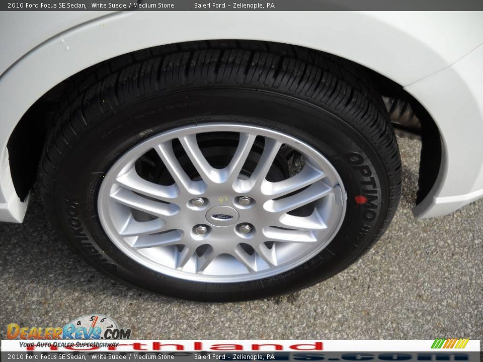 2010 Ford Focus SE Sedan White Suede / Medium Stone Photo #16