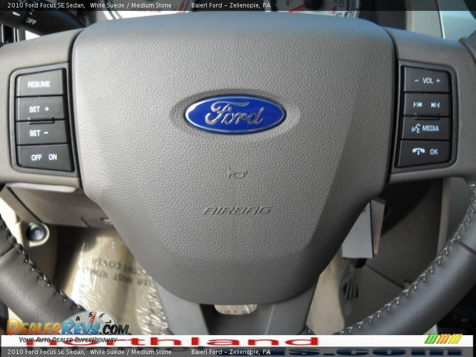 2010 Ford Focus SE Sedan White Suede / Medium Stone Photo #19