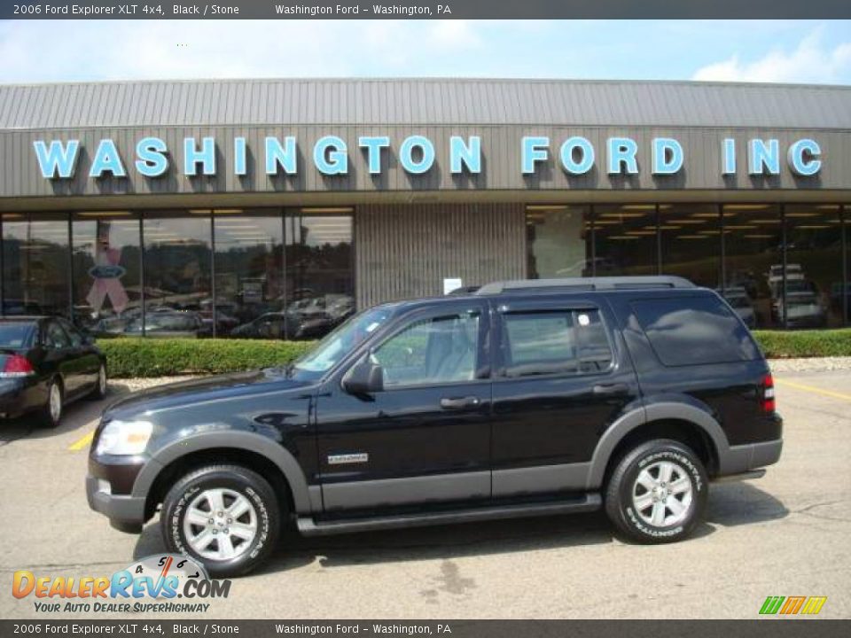 2006 Ford Explorer XLT 4x4 Black / Stone Photo #1
