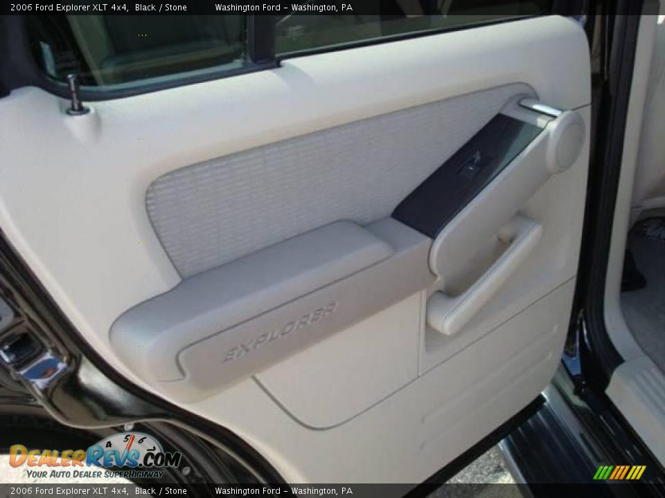 2006 Ford Explorer XLT 4x4 Black / Stone Photo #14