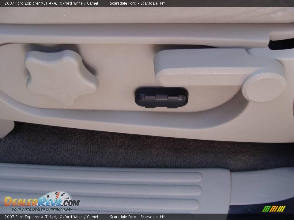 2007 Ford Explorer XLT 4x4 Oxford White / Camel Photo #11