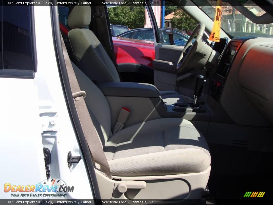 2007 Ford Explorer XLT 4x4 Oxford White / Camel Photo #14