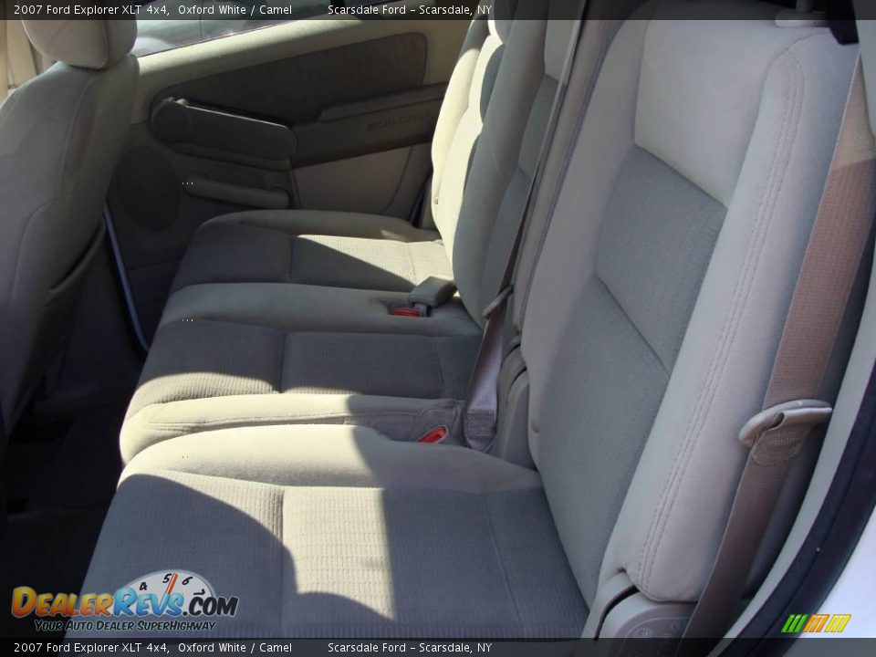 2007 Ford Explorer XLT 4x4 Oxford White / Camel Photo #17