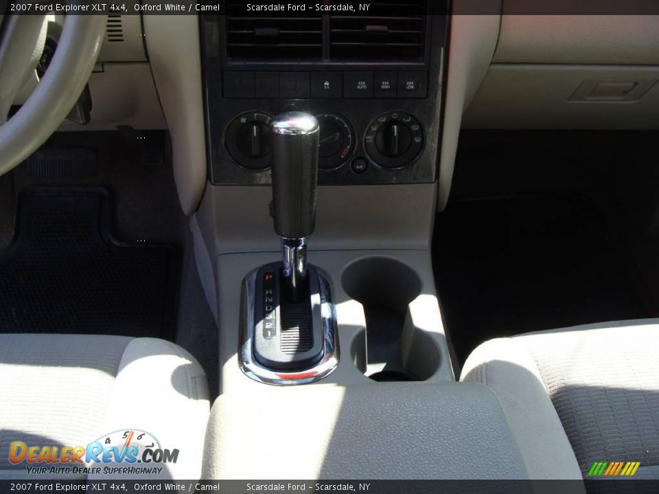 2007 Ford Explorer XLT 4x4 Oxford White / Camel Photo #21