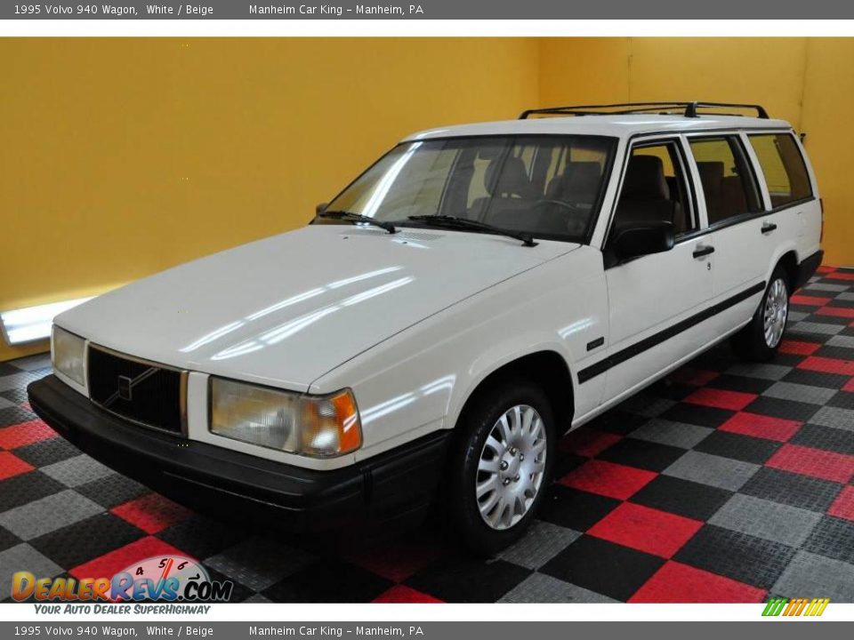 1995 Volvo 940 Wagon White / Beige Photo #3